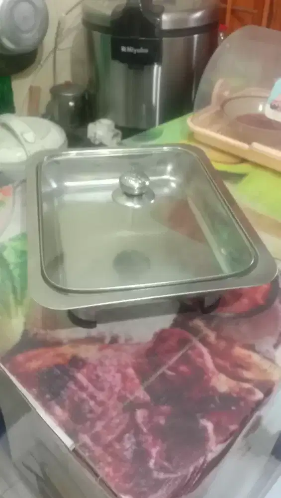 Wadah hidangan sayur tstainless tutup kaca