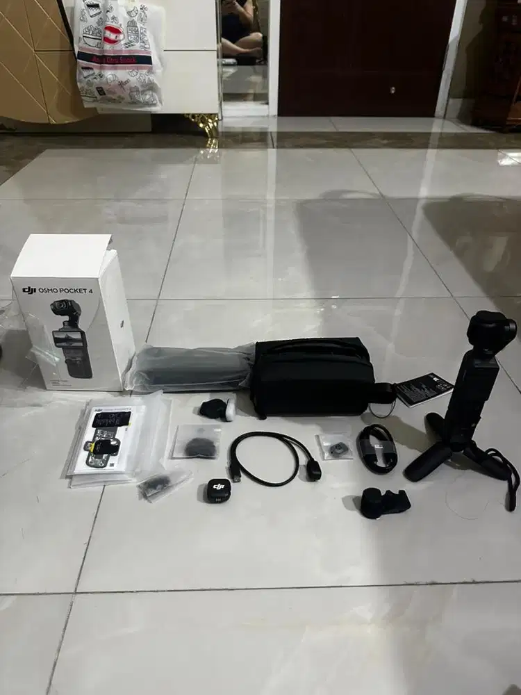 Fs dji osmo pocket 4 creator combo fullset like new