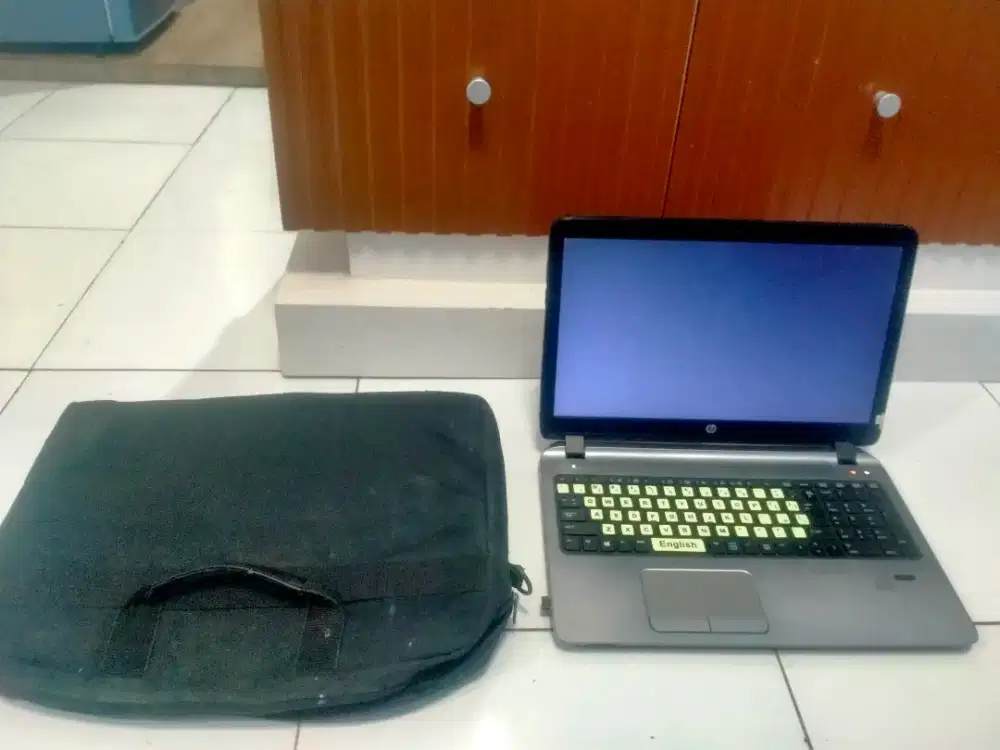 Laptop seken 14 inci