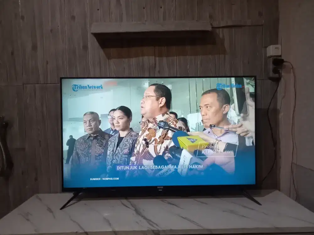 Akari smart tv 42 inch , second