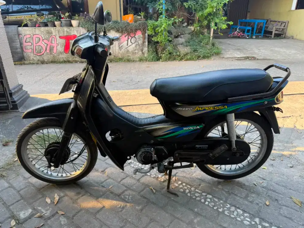 Astrea Impressa THN 1999 plat AB sleman