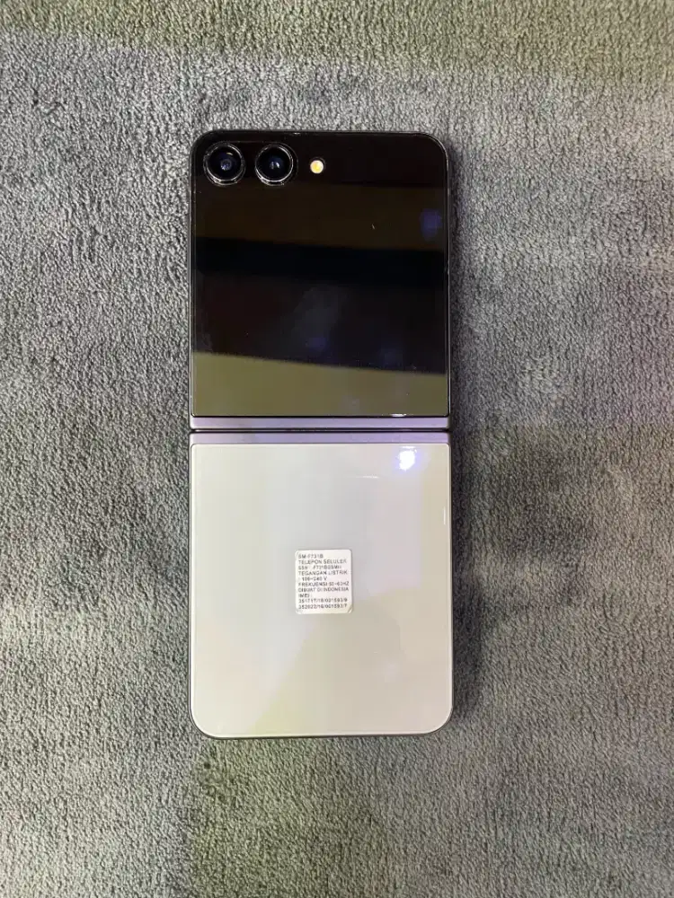 Samsunh galaxy Z Flip 5 Ram 8/512 Resmi sein