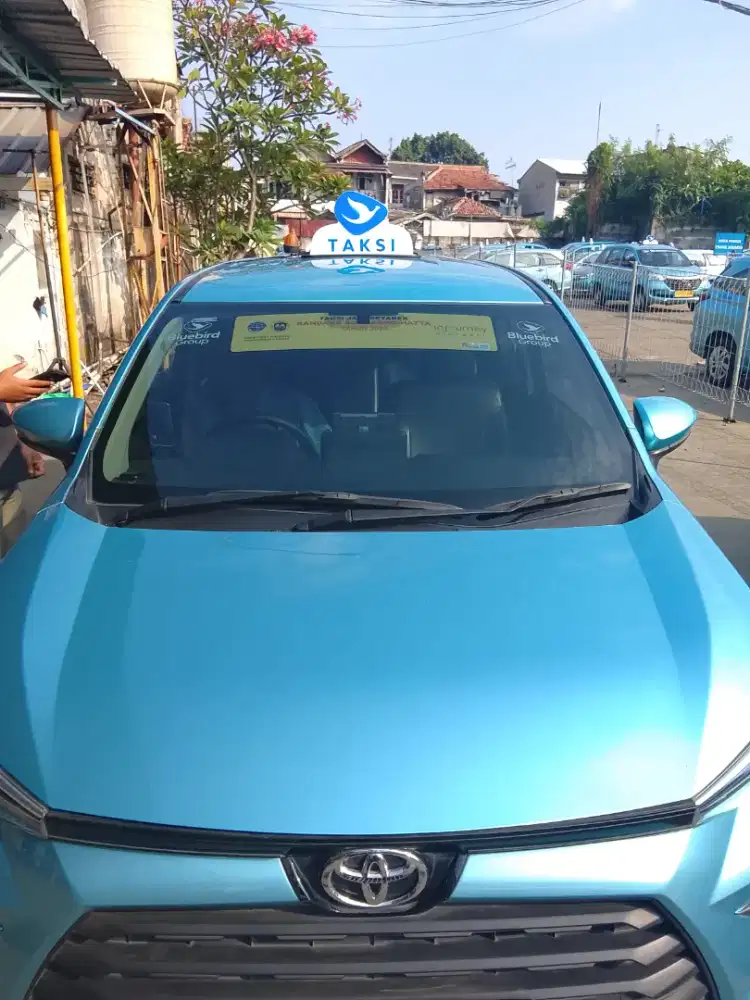 Driver taksi bandara bluebird