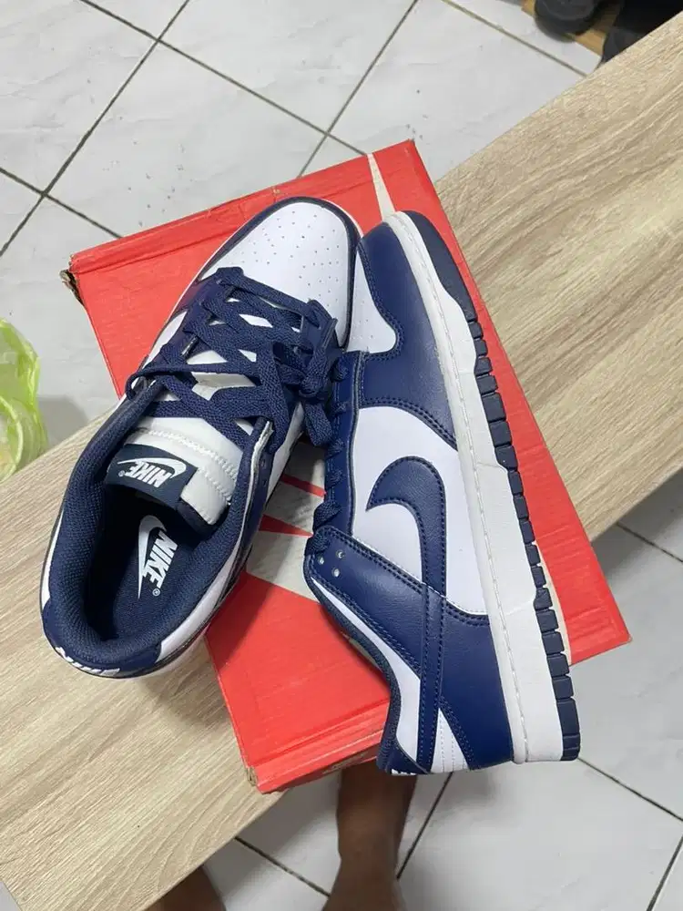 No 42 Nike low nevy