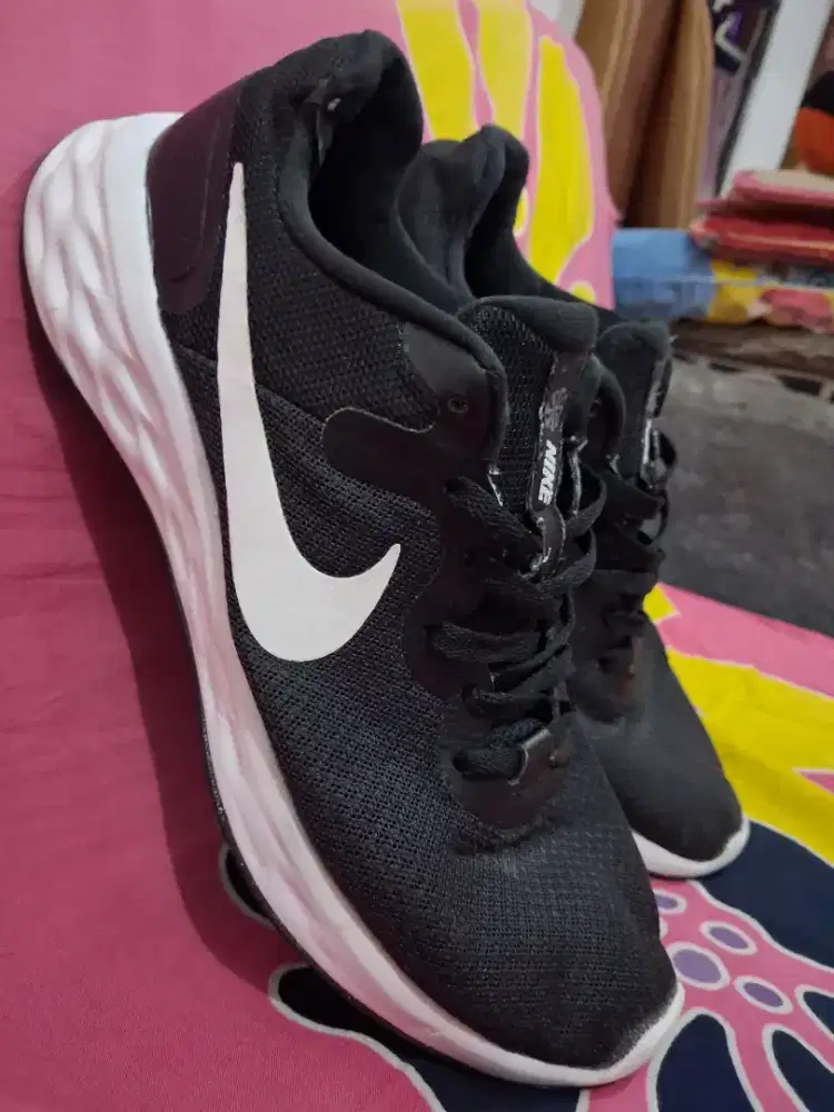 SALE..Original Nike Revolution 6 Next Nature Black
Size 42½/ 27cm