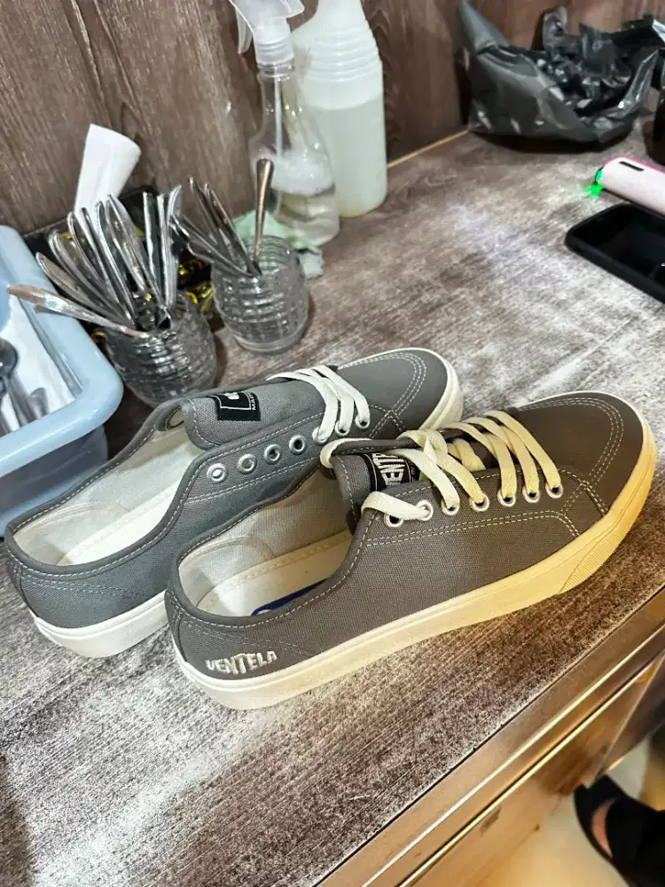 sepatu ventela alpha grey