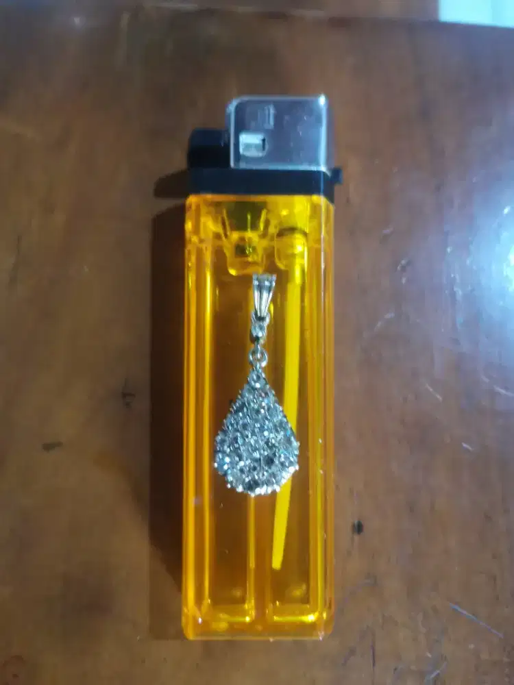 Gantel kalung berlian
