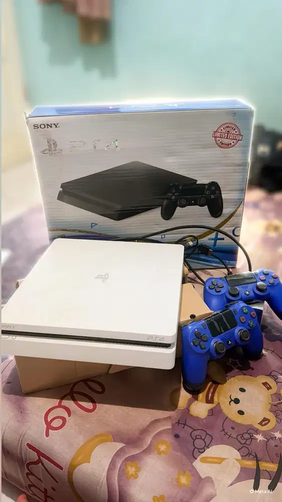 PS4 Slim Glacier White 500GB LE + 2 Stik + Game Offline