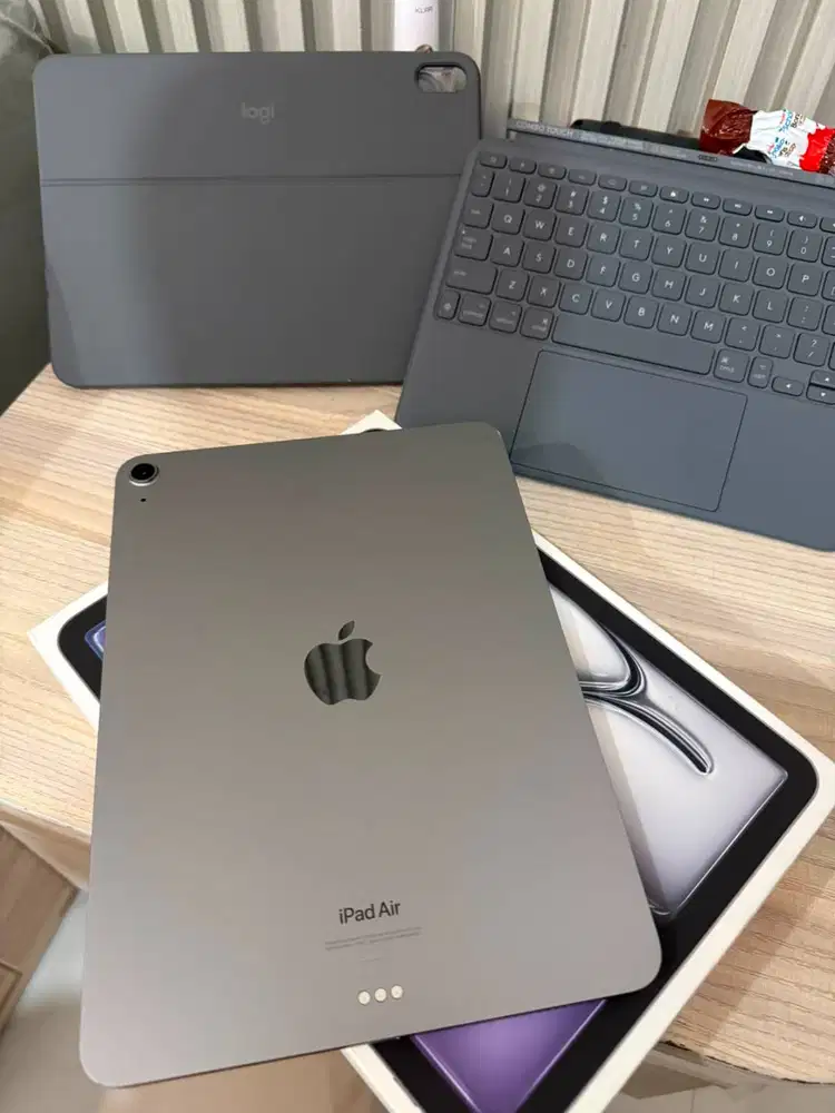 IPad Air 11 Inch M2 2024 Fullset Mulus Seperti Baru (126GB)