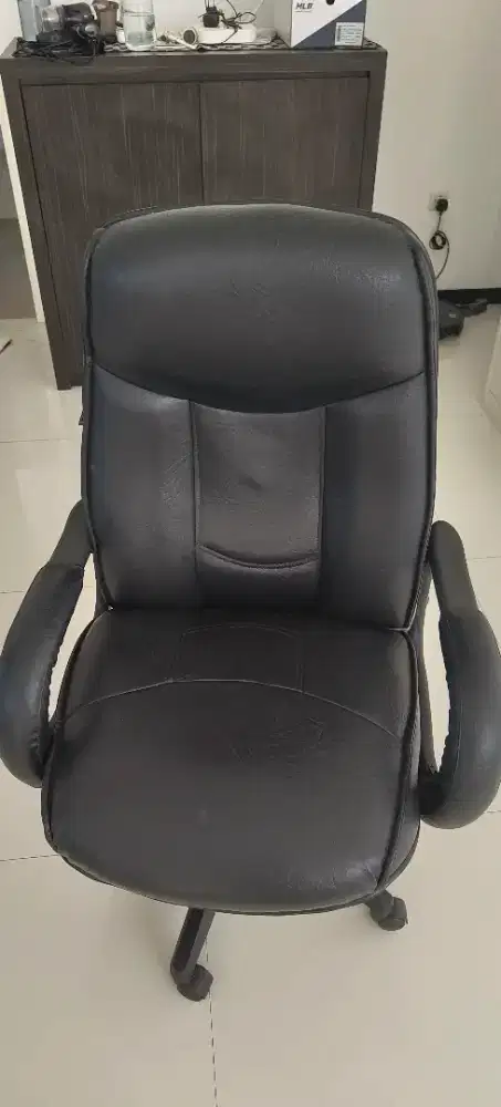 kursi kantor model direktur
