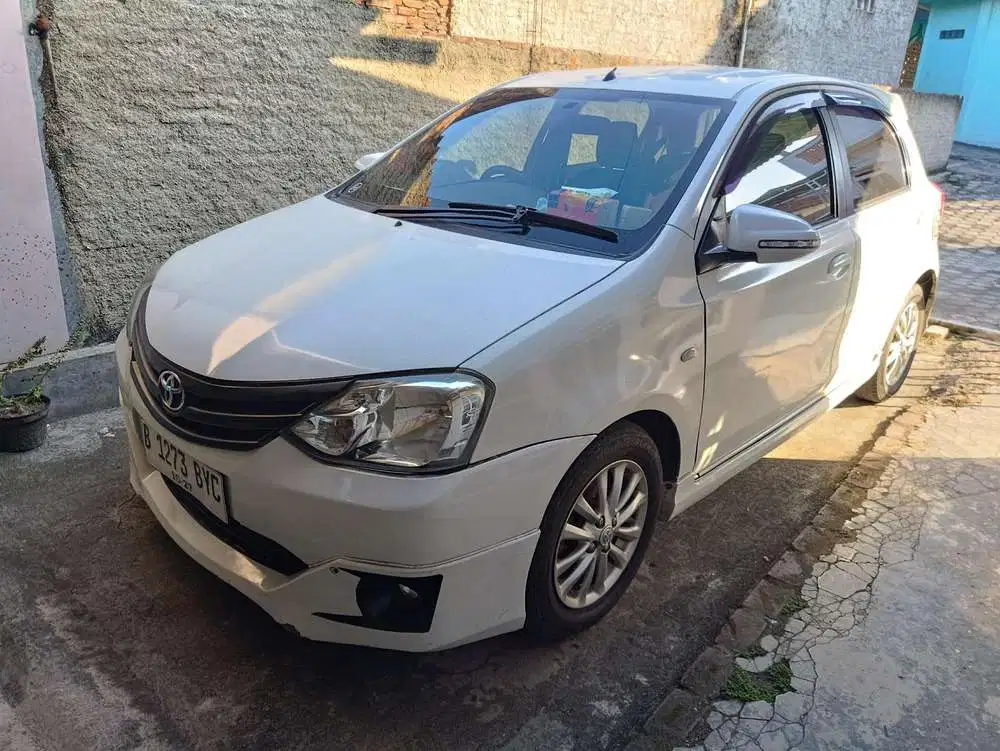 Toyota Etios Valco 2013 Bensin