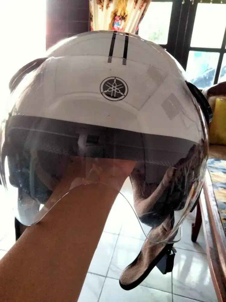 Dijual helm ORI Fazio size M (putih)