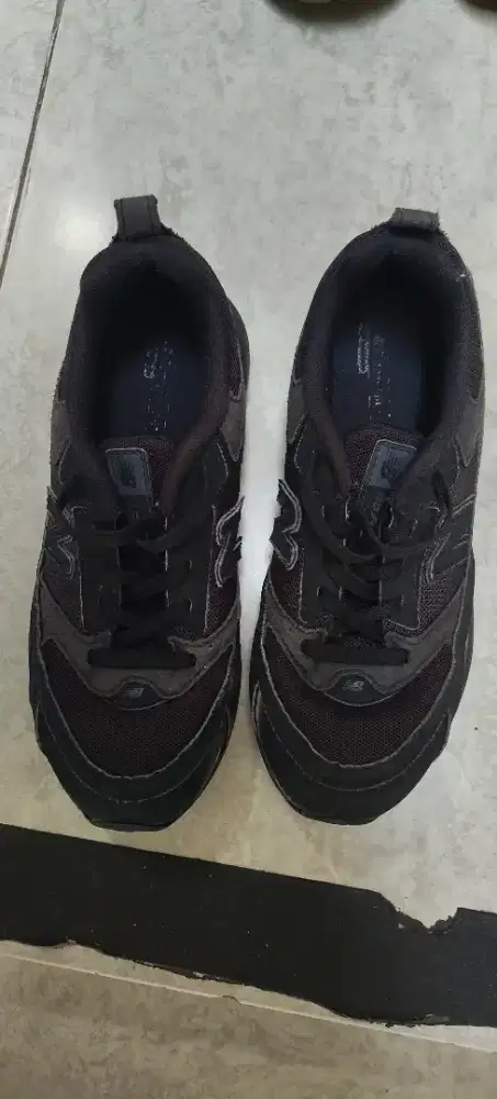 sepatu sekolah anak