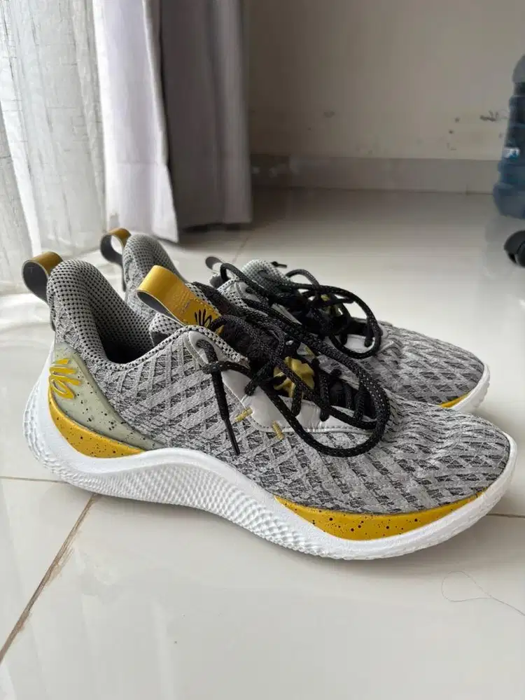 Under Armor Curry 10