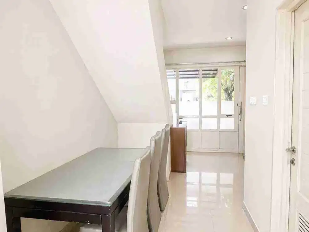 Dijual murah rumah rapih siap huni semi furnish di Residence One-Bsd City(SHM)