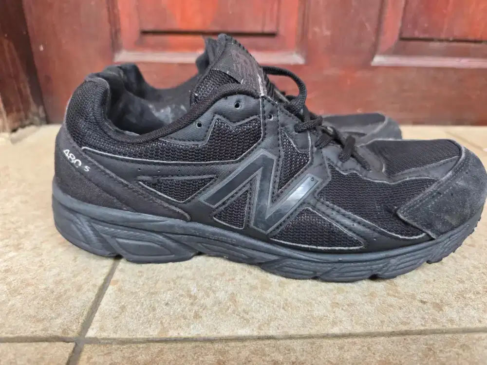 Sepatu all black New balance 480 series v5