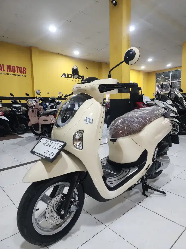 SCOOPY PRESTIGE TAHUN 2025,WARNA GLOSY LEBIH KINCLONG