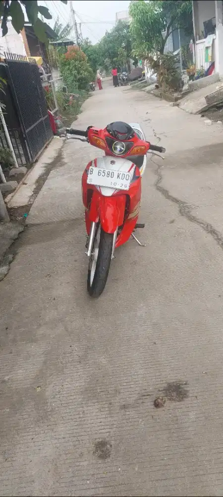 Suzuki satria hiu 2004