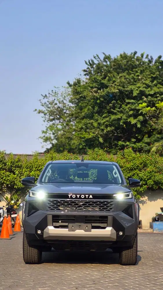 : NEW TOYOTA HILUX 2.8 DC V A/T 2026