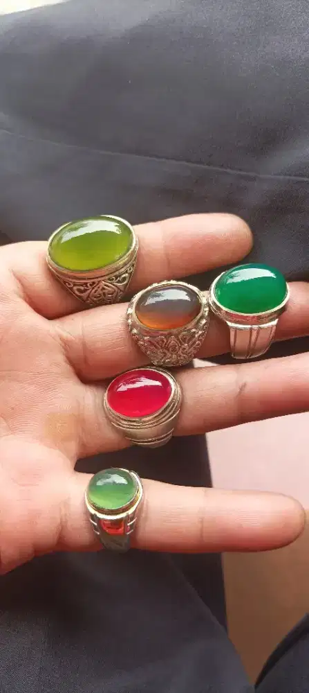Cincin batu bermacam varian