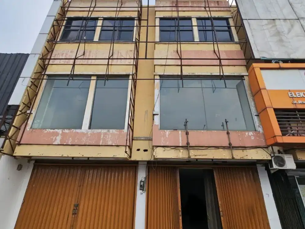 Disewa Cepat Ruko Gandeng 3 Lantai ada Lift Barang di Pinggir Jalan Raya Serpong
