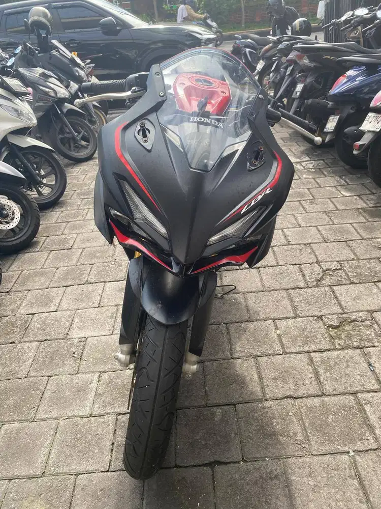 NEW CBR 150 R VICTORY MATTE BLACK ABS