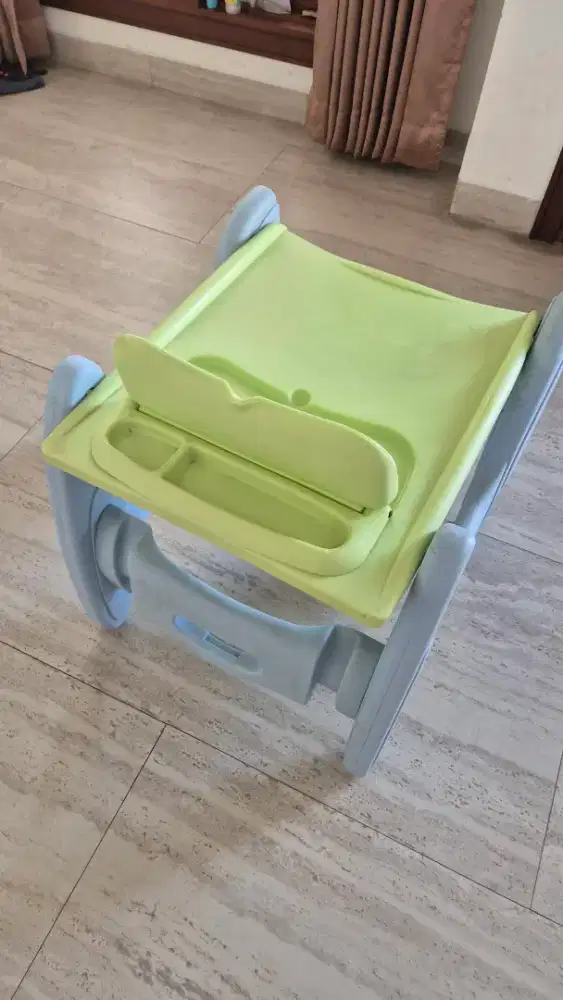 Meja plastik anak balita