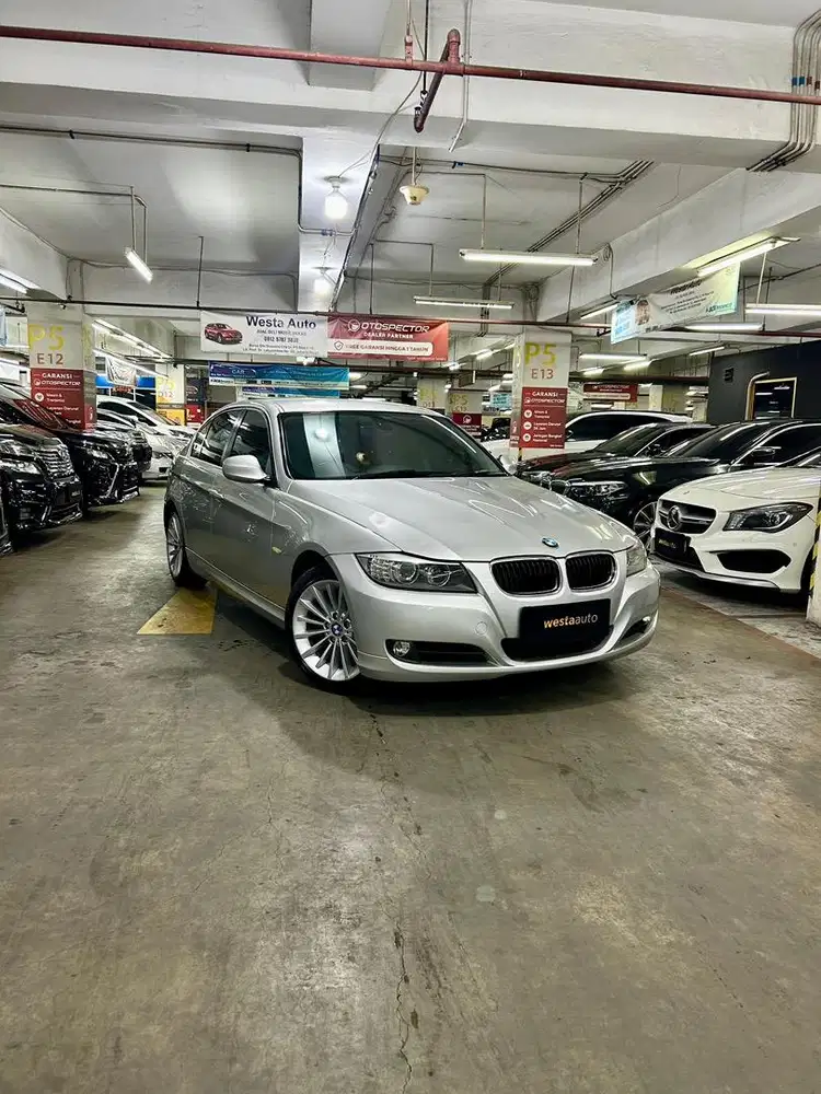 ODO 66rb BMW 320i Executive E90 LCI AT 2012 nik 2011 Terawat