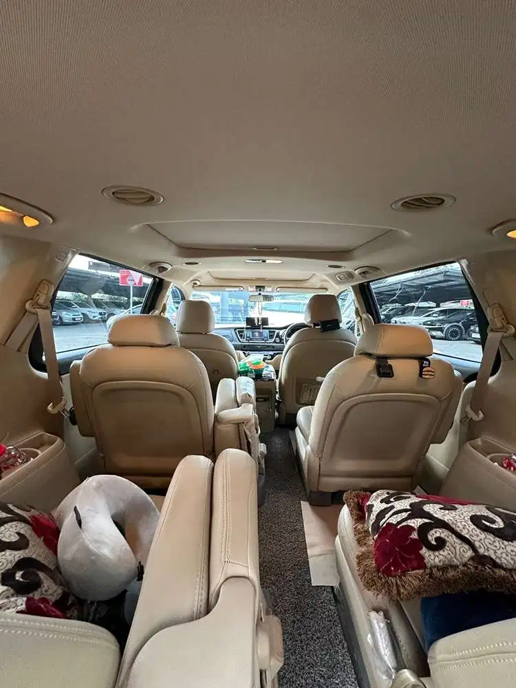 Kia Grand Sedona 2017 Bensin Low KM