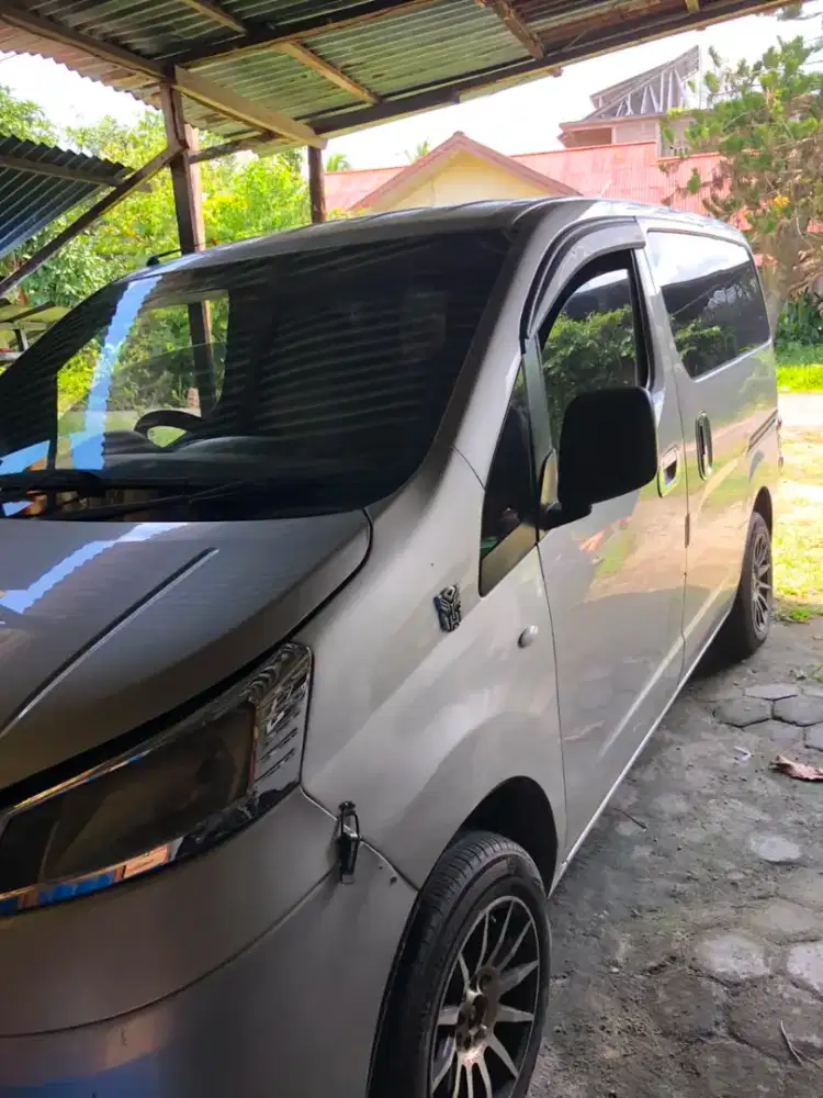 Nissan Evalia 2014 Manual 4x2 Silver metalik