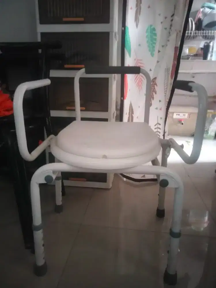 Di jual tempat BAB Lansia