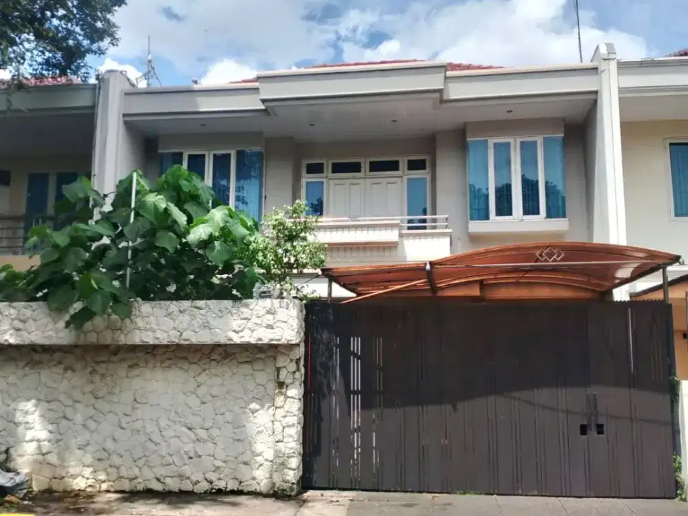 Dijual Rumah di Taman Kebon Jeruk Intercon, Jakarta Barat