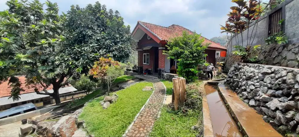 Dijual tanah dan bangunan di dekat curug cinulang