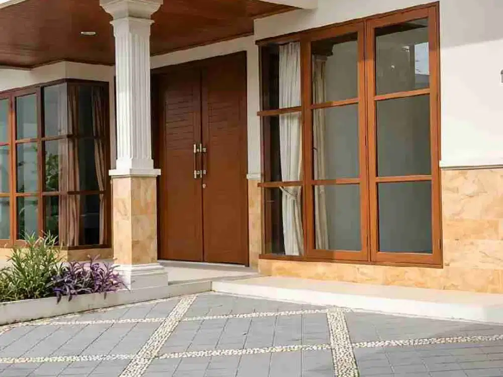 Rumah Lama Masih Layak Huni Dalam Townhouse Mewah Dan Exclusive Jakarta Selatan