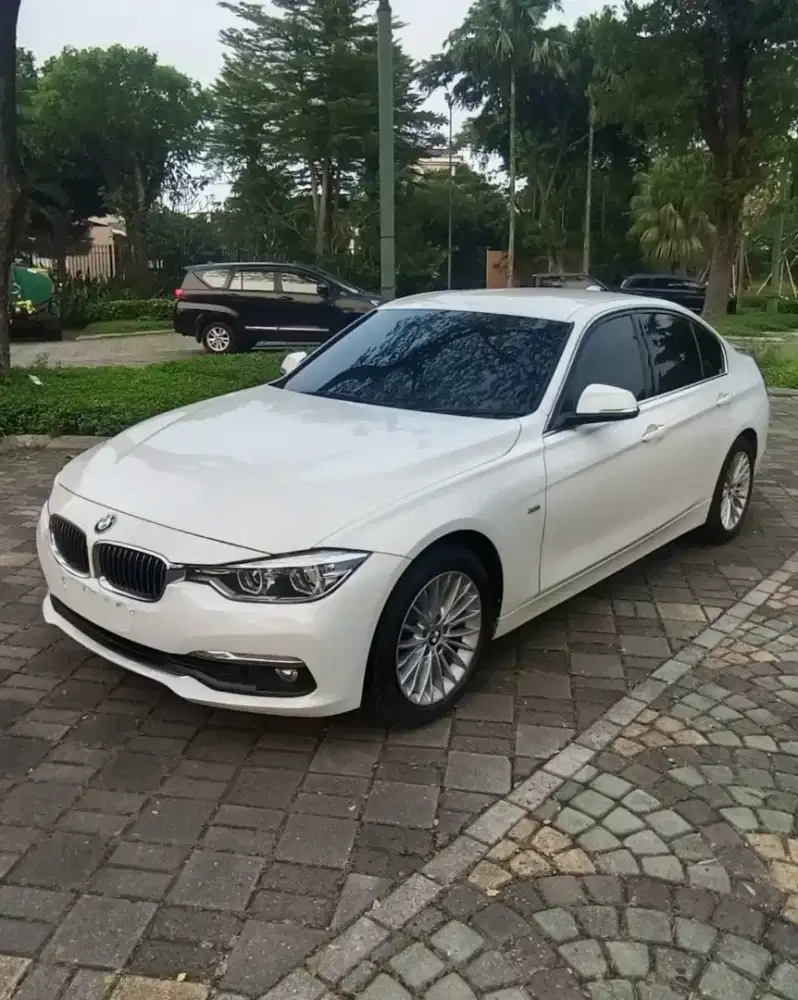 [Low ODO 39rb] BMW 320i F30 2017 Luxury [Cash]