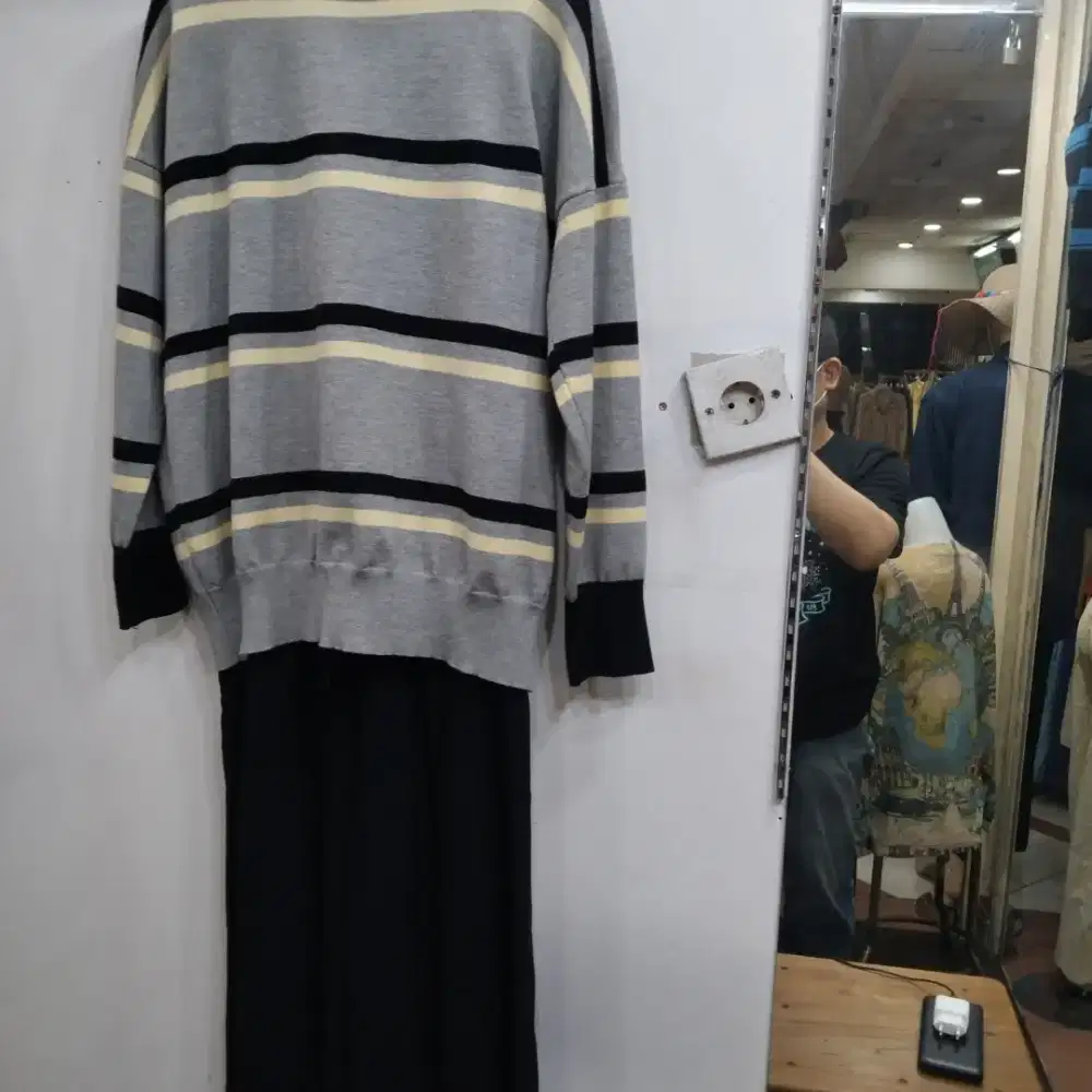 Di jual baju rajutan dan celana kulot