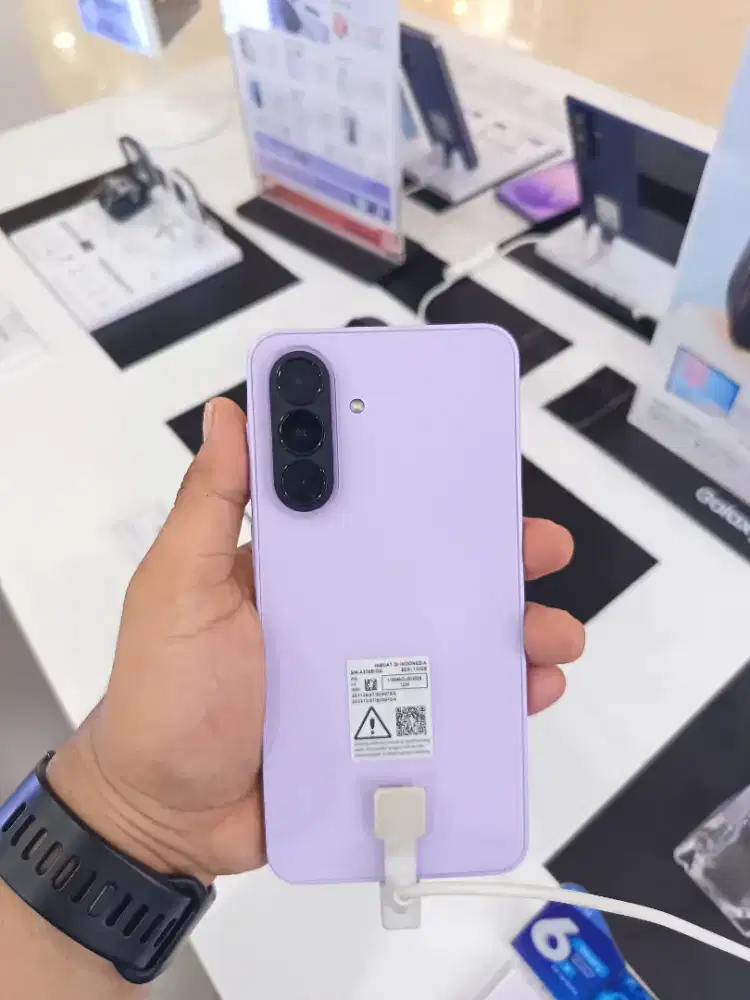 SAMSUNG GALAXY A37 RAM 8/256 (ERAFONE BINTARO PLAZA)