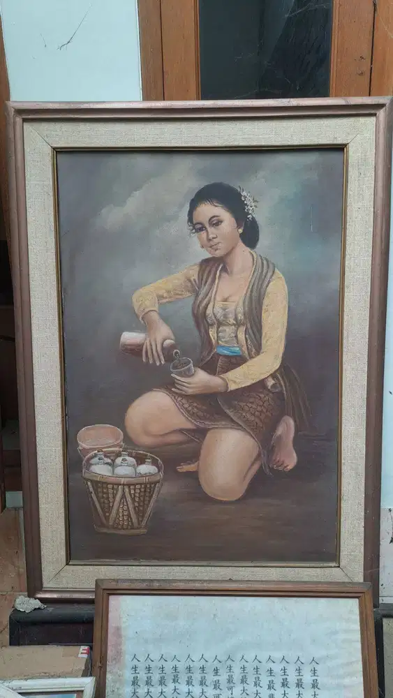 Menonjolkan Sisi Estetika dan Dekorasi RumahLukisan Klasik Gadis Jamu