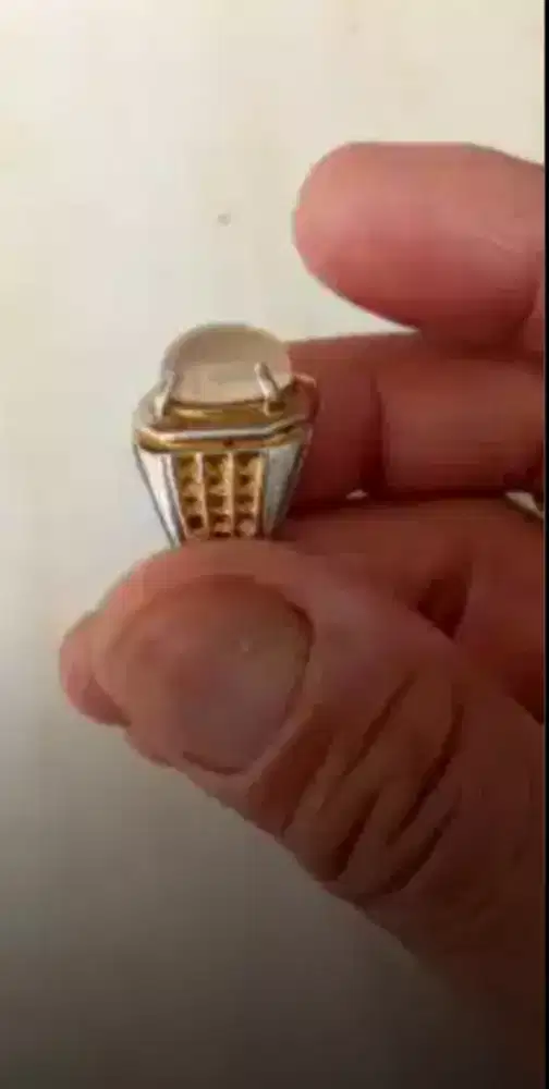 CINCIN BERKAHSIAT
