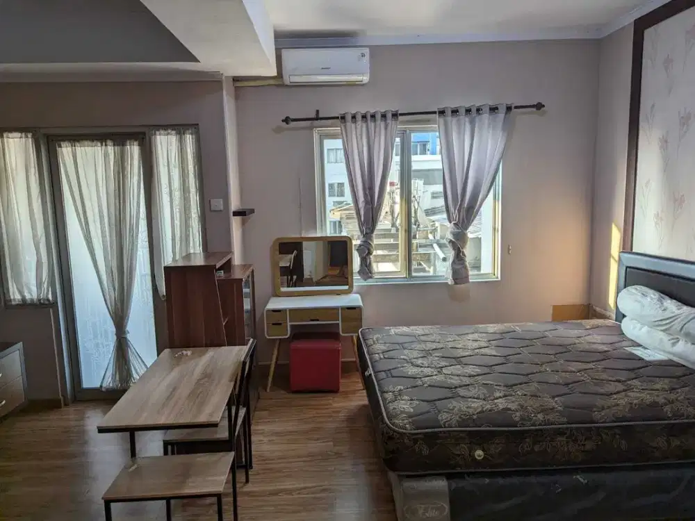 Dijual Apartement Sudirman Park 1BR Full Furnished View Selatan Taman