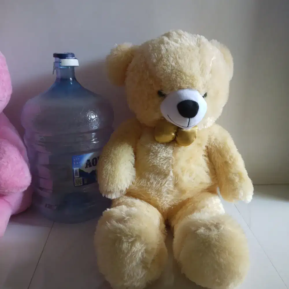 Boneka beruang besar