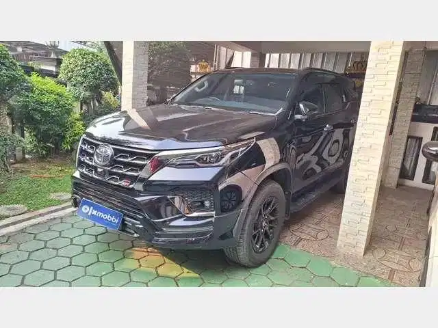 KM Rendah - Toyota Fortuner 2.8 VRZ GR Sport-AT 2022