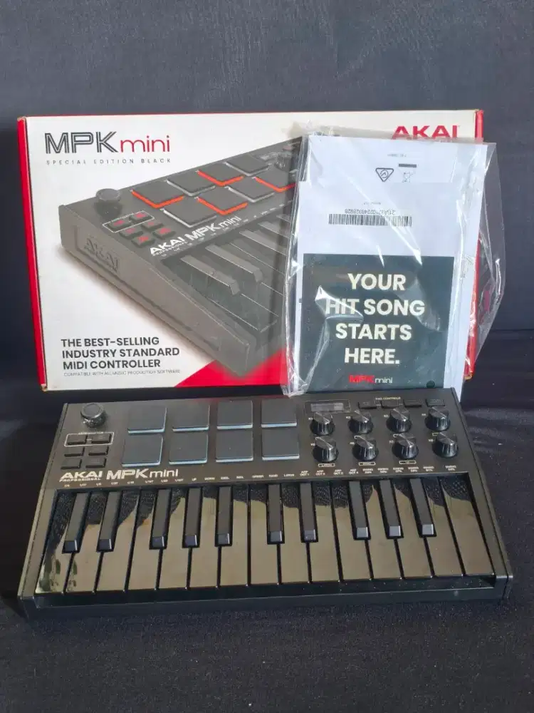AKAI MPK MINI MK3 MIDI CONTROLLER (Special edition black)