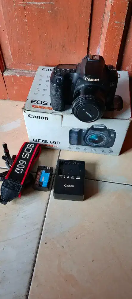 Canon 60D lensa fix 50mm Canon