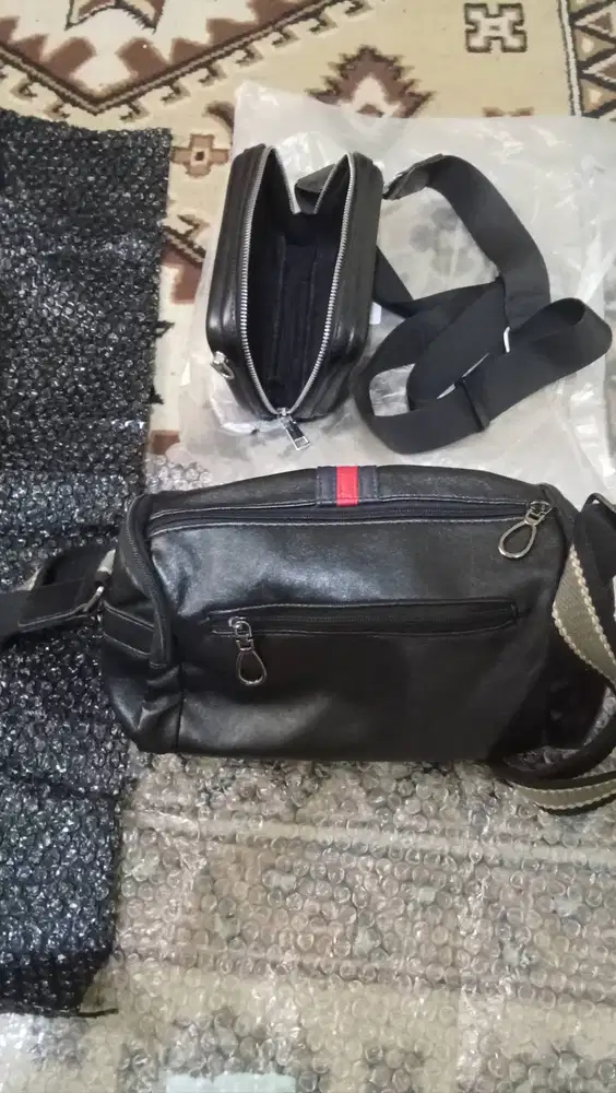 Tas Pria Wanita Kulit Sintetis