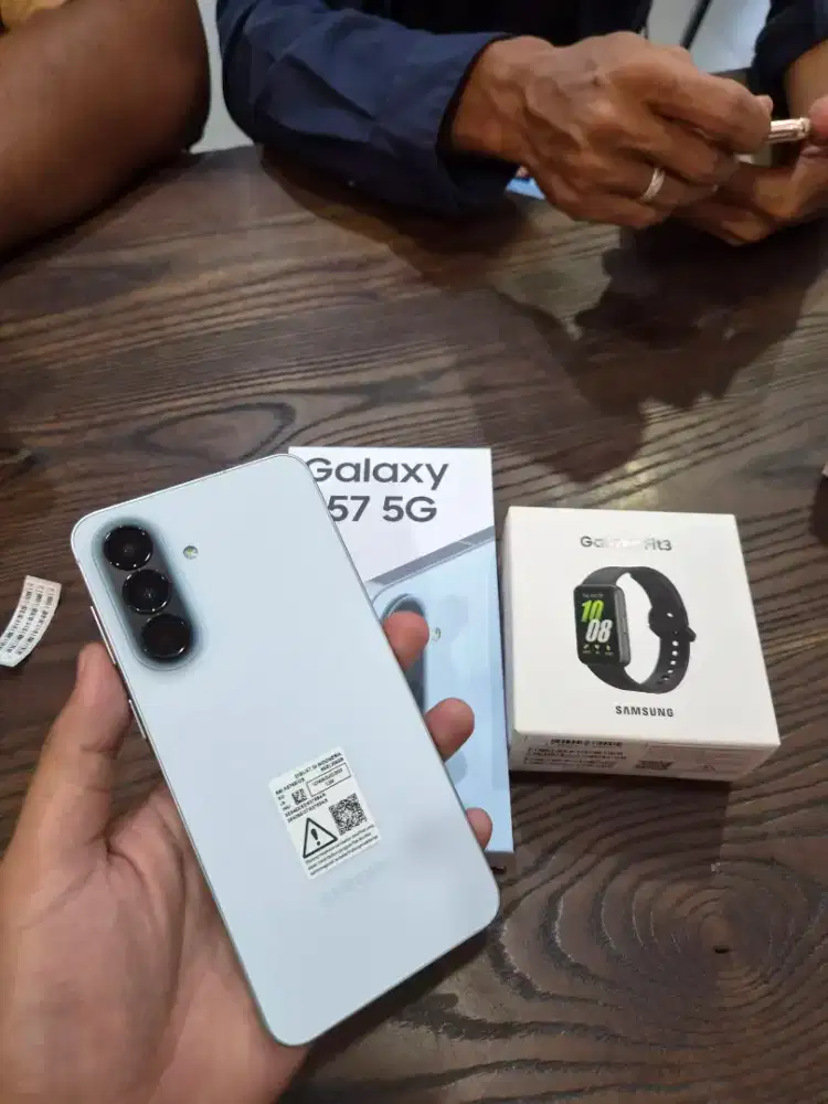 SAMSUNG GALAXY A57