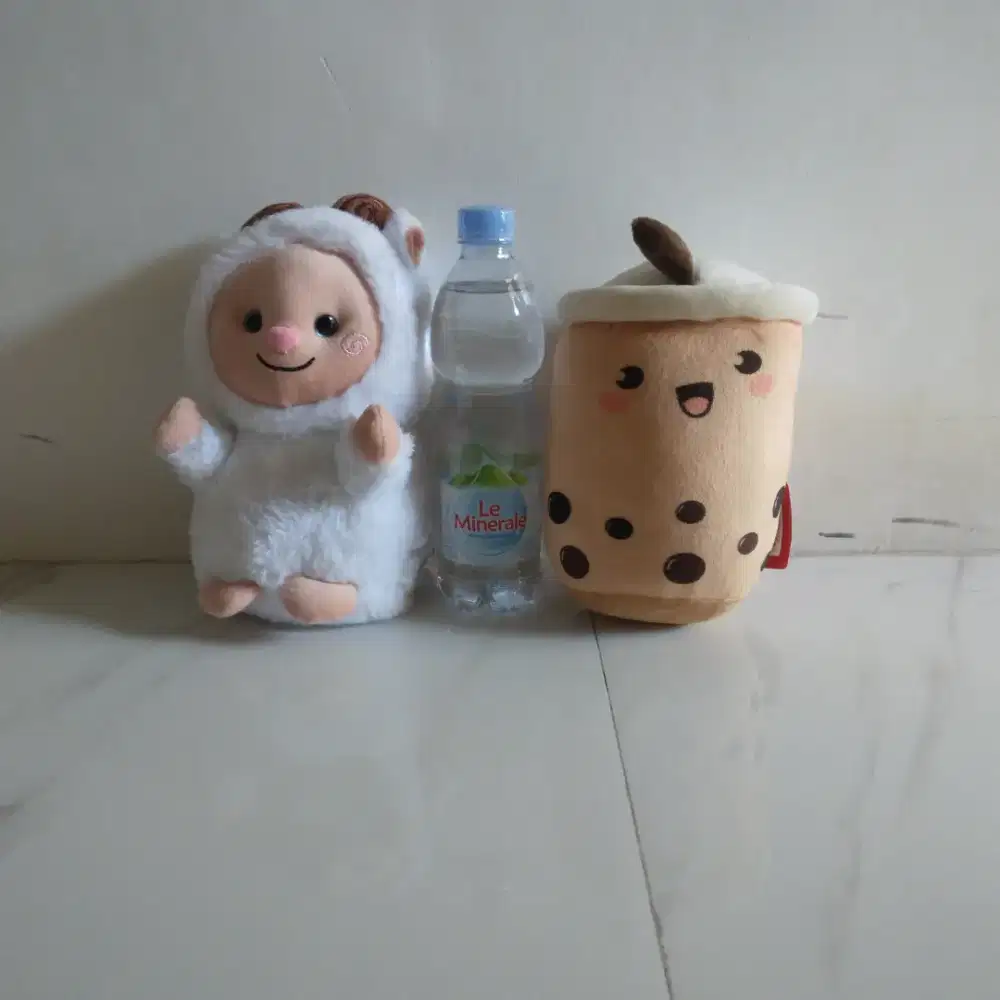 Boneka kecil karakter hewan