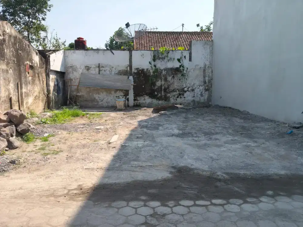 Tanah strategis hanya 6 menit ke kampus UGM di area jakal KM 6 Sleman