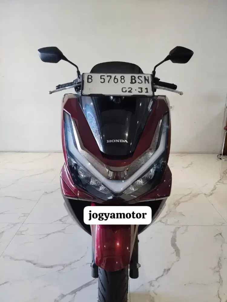 1 - HONDA PCX 160 ABS ROADSYNC Tahun 2026