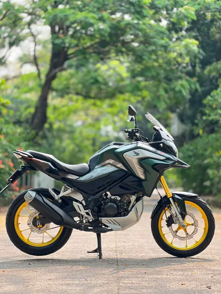 HONDA CB 150X 2022 HIJAU SILVER KM 8K PAJAK ON SUPER MULUS